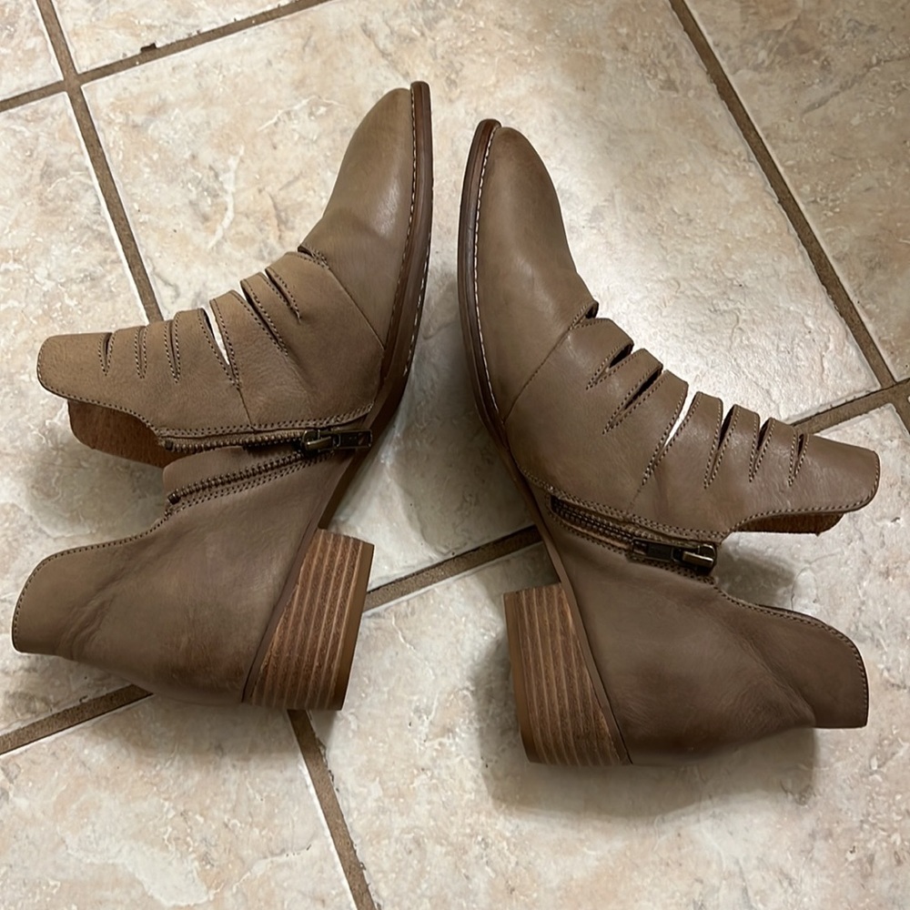 Booties - Picture 6 of 7